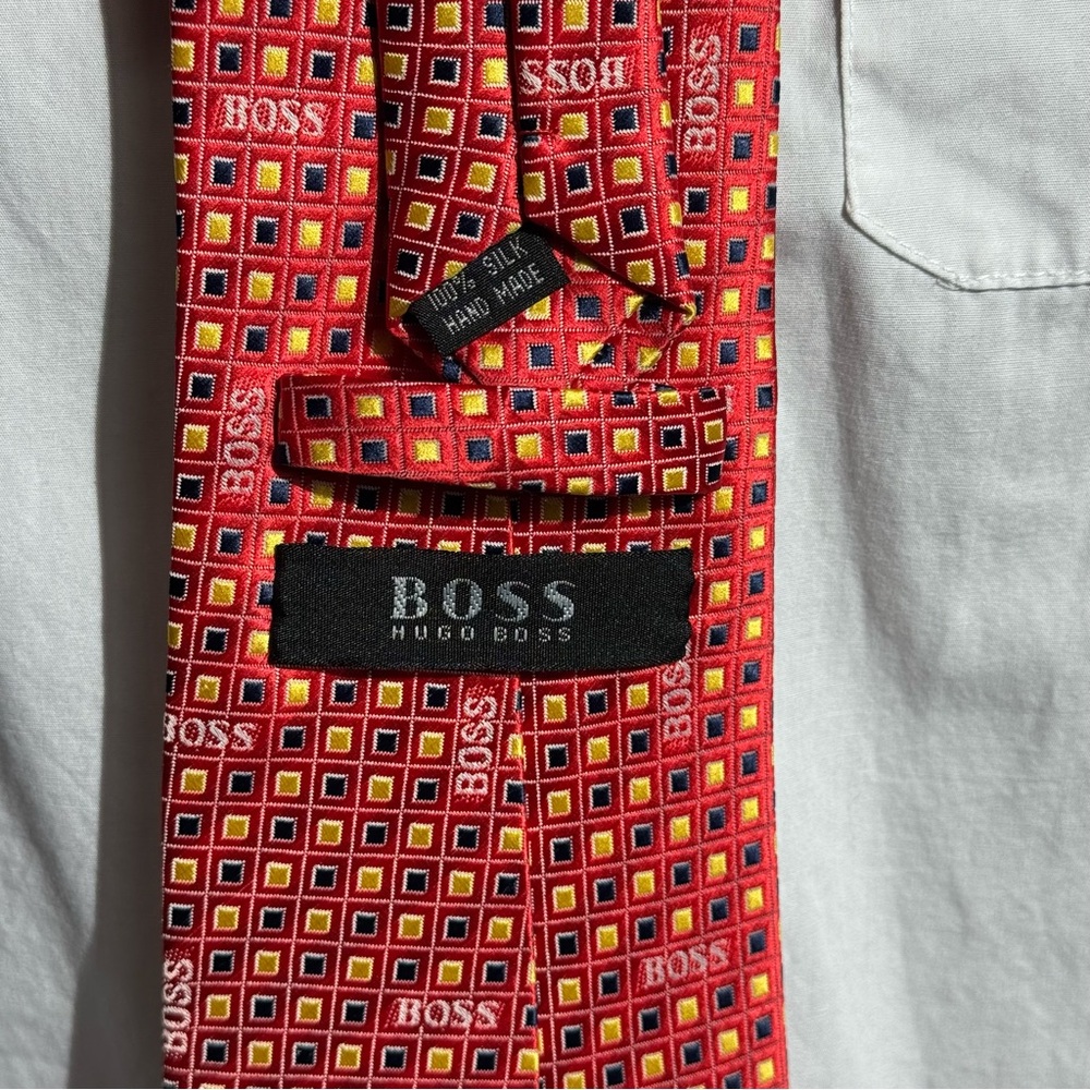 BOSS Hugo Boss 100% Silk Tie Red Logo Geometric Designer Necktie Italy